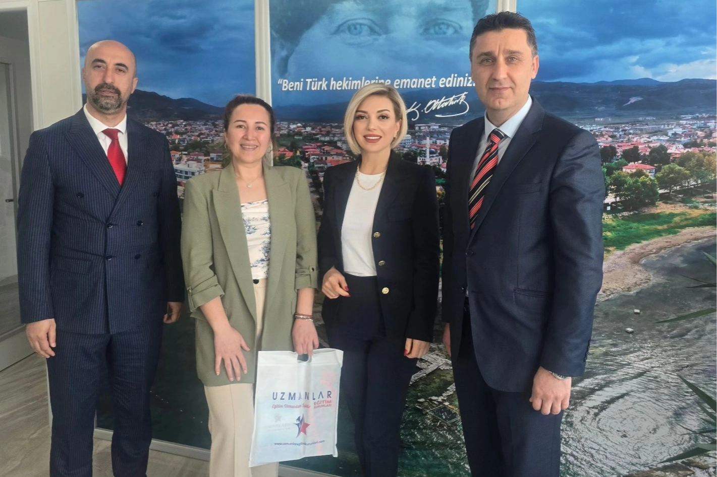 Uzmanlar Koleji'nden velilere anlamlı ziyaretler