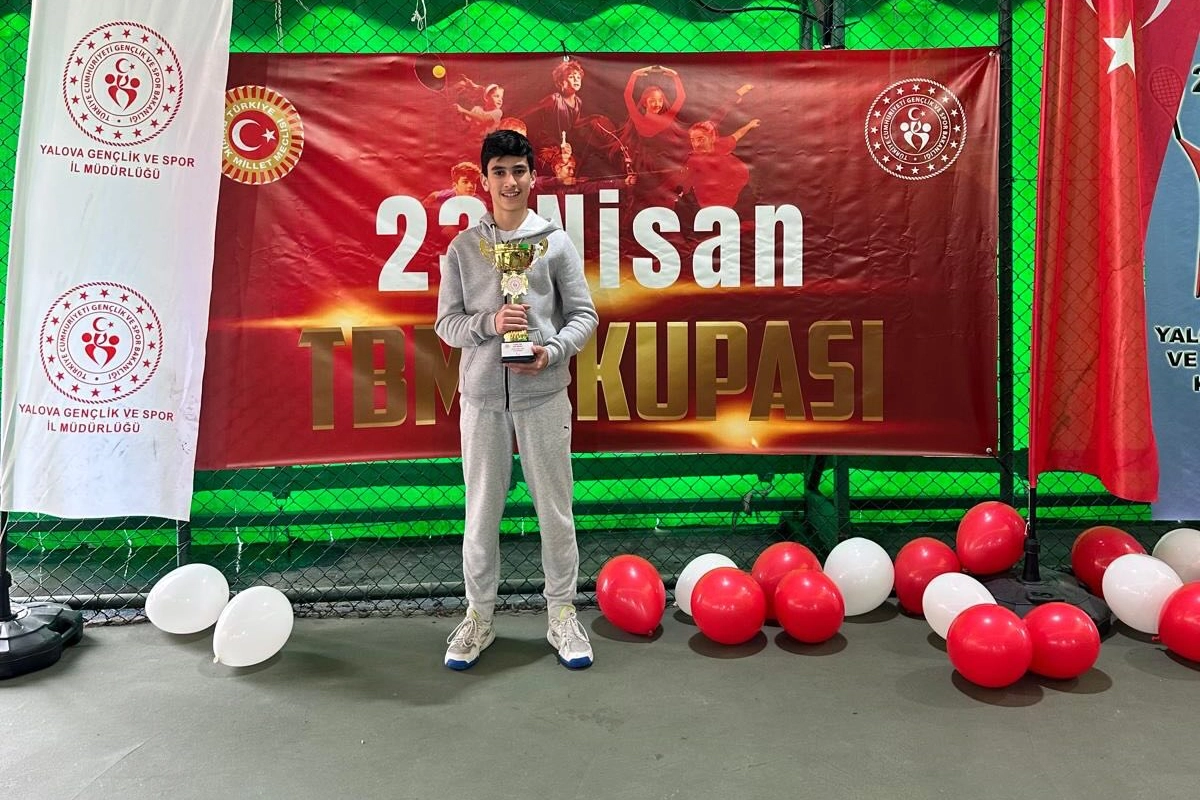 Uzmanlar Koleji öğrencisinden teniste büyük başarı!